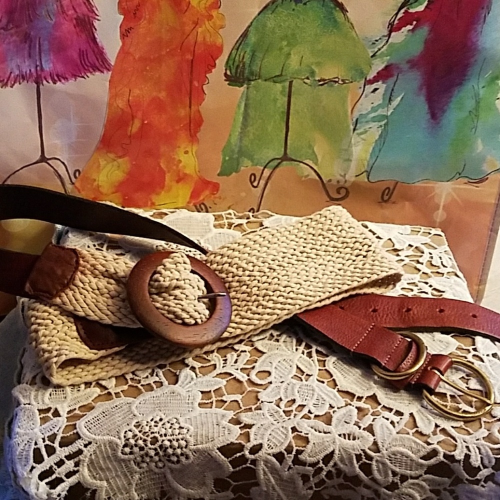 Lot of 2 belts